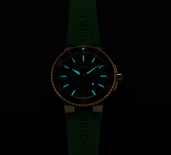 Obrázek Oris Aquis Date Calibre 400